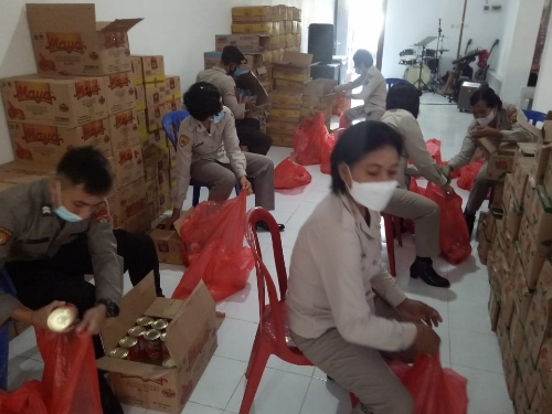 Kapolres Karangasem Siapkan Puluhan Ribu Stok Paket Sembako lagi untuk Disalurkan kepada Masyarakat Kurang Mampu