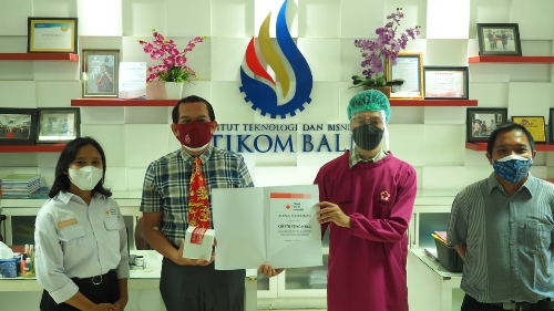 HUT ke-19 ITB STIKOM Bali Berbagi Kasih: Donor Darah, Bagi-bagi Sembako dan Nasi Bungkus Gratis