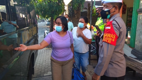 Kapolsek Sukawati Bergabung Danramil 1616-05 Pimpin Langsung Pergeseran ISOMAN ke ISOTER