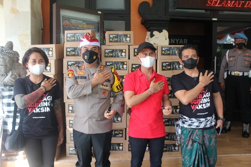 Polres Gianyar Terima Bantuan 250 Paket Sembako dari Oleh-oleh Bali untuk Disalurkan ke Masyarakat