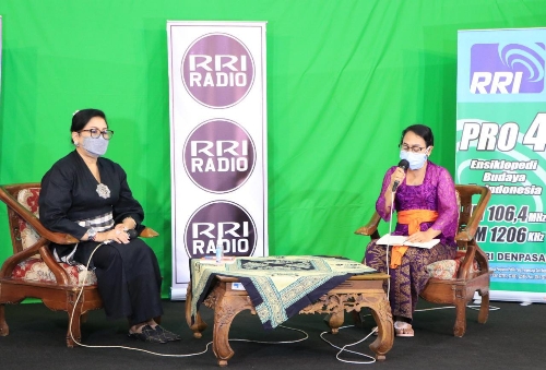 Cegah Covid-19, Ny. Putri Koster Ajak Kaum Ibu Edukasi Anak-anak Disiplin Prokes