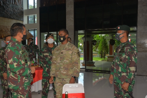 Tingkatkan Kerjasama Dua Negara, Kodam IX/Udayana Terima Curtesy Call Tim MTT SFAB