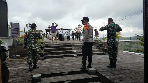 Polsek Ubud Ajak Warga Isoter Tingkatkan Imun Tubuh dengan Berolahraga