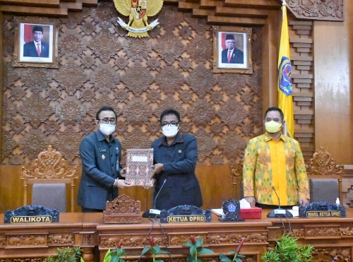 Pembukaan Sidang Paripurna DPRD Kota Denpasar, Wali kota Jaya Negara Sampaikan Rancangan Perubahan KUA dan PPAS APBD TA. 2021