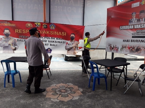 Wakapolres Gianyar Pantau Pelaksanaan Penyemprotan Disinfektan
