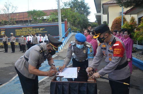 Kapolres Pimpin Upacara Sertijab PJU Polres Karangasem