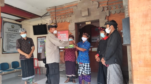 Unit Binmas Polsek Tembuku Melaksanakan Bintibmas dan Penyerahan Sarana Kontak