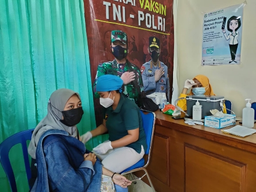 Gerai Vaksinasi Poliklinik Pratama Polres Karangasem tetap Melayani Masyarakat Umum untuk Divaksin