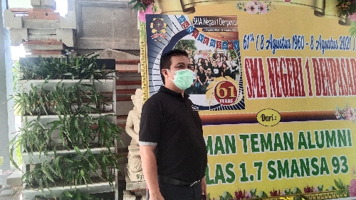 Sambut HUT ke-61, Civitas SMANSA Laksanakan Kegiatan Sosial Bagi Sembako dan 500 Nasi Bungkus