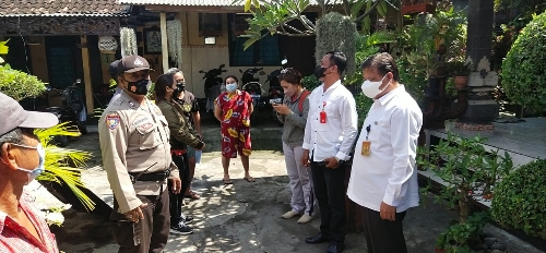 Tekan dan Lacak Penyebaran Covid 19, Desa Peguyangan Kangin Gencar Laksanakan Tracing