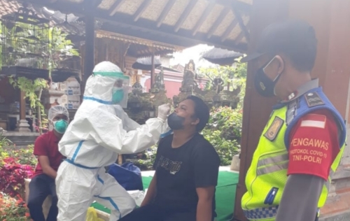 Antisipasi Penyebaran Covid-19, Bhabinkamtibmas dan Satgas PPKM Laksanakan Tracing