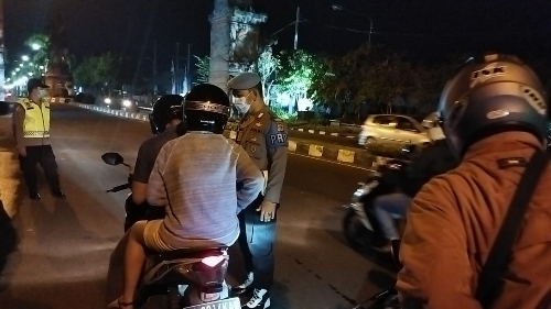 Kerahkan Personil Hingga Dini Hari, Polsek Blahbatuh Gelar Ops KRYD