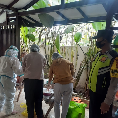 Bhabinkamtibmas Laksanakan Tracing Sasar Warga Negara Asing