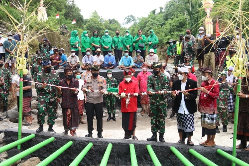 Pangdam IX/Udayana Dampingi Gubernur Bali Resmikan Pompa Hidram di Desa Tanguntiti, Selemadeg