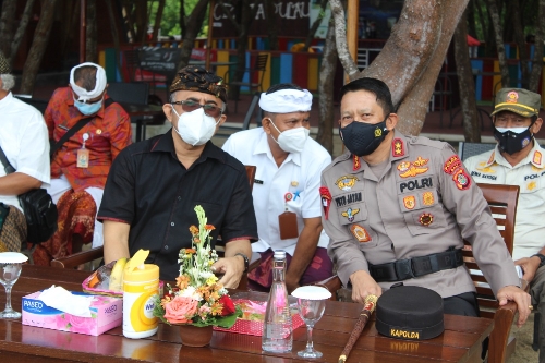 Wali kota Denpasar Hadiri Apel Kesiapsiagaan Forum Sistem Pengamanan Lingkungan Terpadu Berbasis Desa Adat