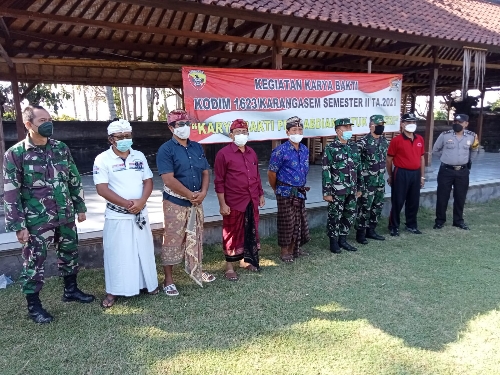 Kodim 1623/Karangasem Serahkan Karya Bakti TNI Satkowil Semester II di Subagan