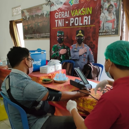 Pos Gerai Vaksinasi Presisi Polres Karangasem di Pasar Karangsokong terus Dibuka