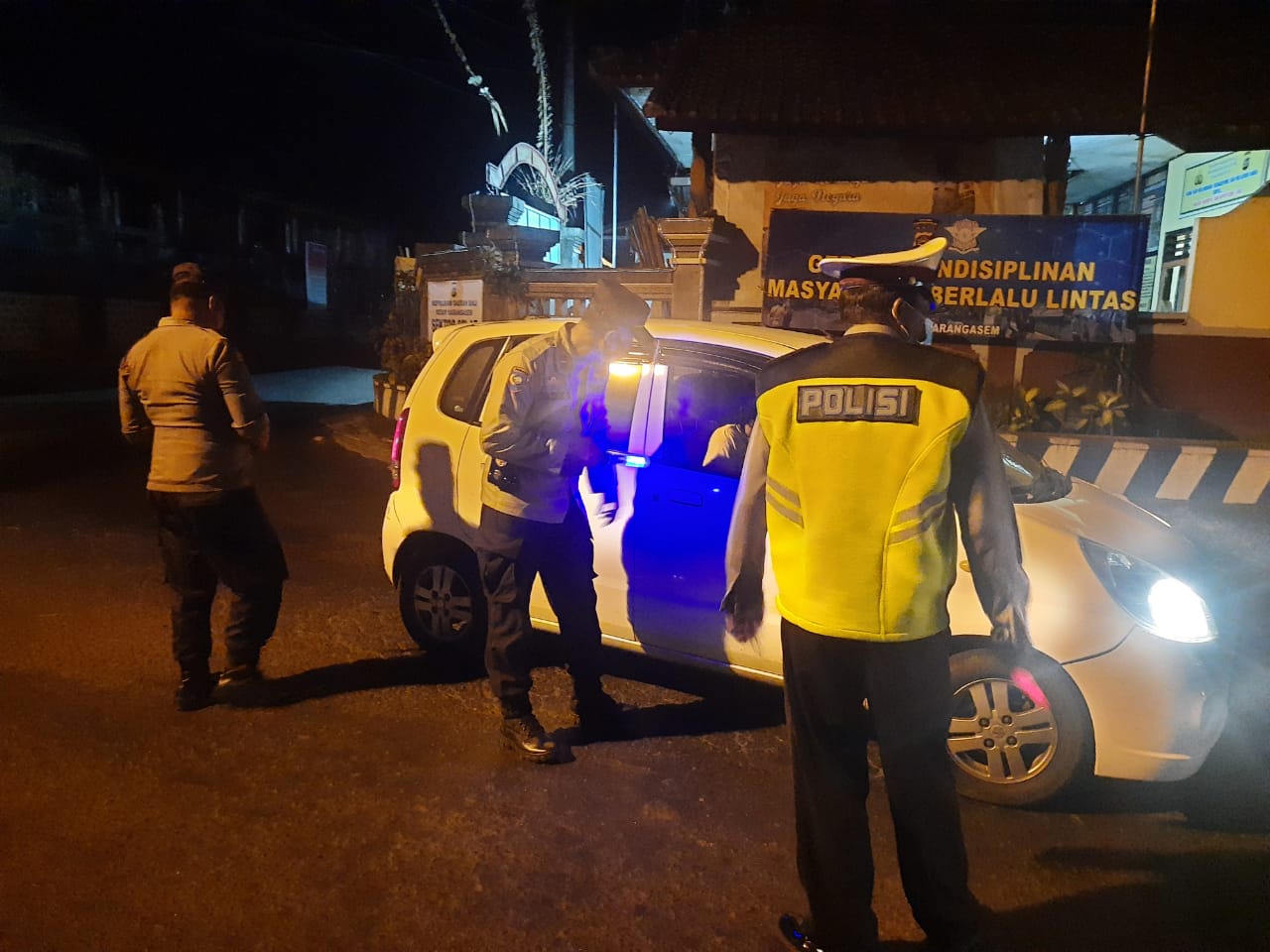 Polsek Selat Gelar Operasi Yustisi, Ingatkan Masyarakat tentang Disiplin Prokes