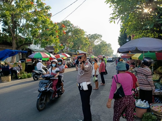 Jelang Galungan Polsek Gianyar Tingkatkan Pelayanan kepada Masyarakat