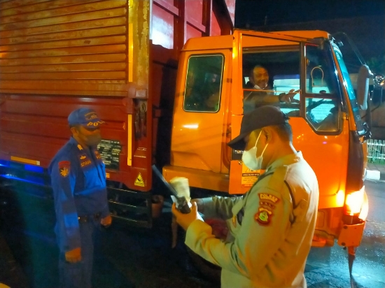 Polsek Kawasan Pelabuhan Padangbai Perketat Pemeriksaan di Pos II Pintu Masuk Bali