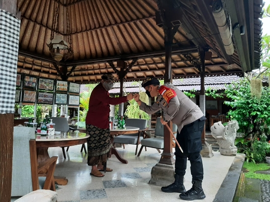 Sambangi Puri Kauhan Ubud, Kapolres Gianyar Sampaikan Program “KRING POLRI”