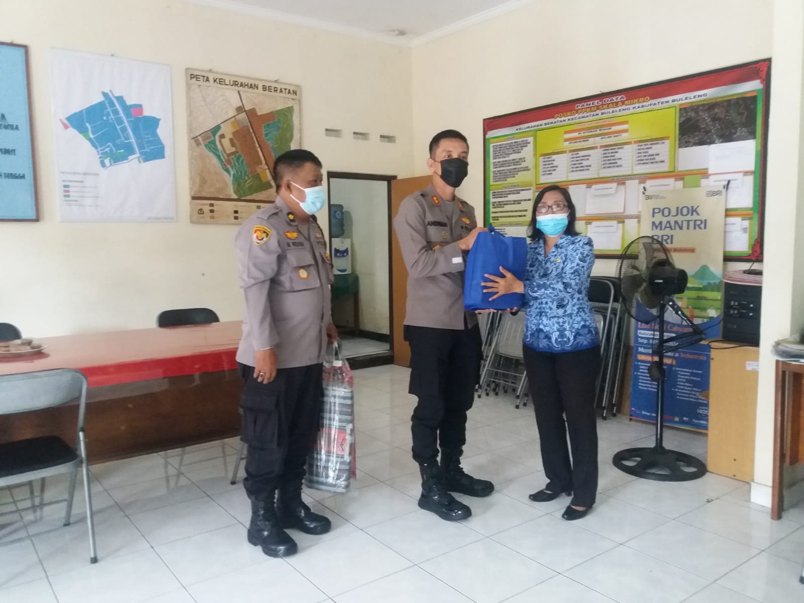 Kapolres Buleleng Sentuh Masyarakat Disabilitas dengan Pemberian Sembako