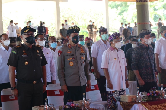 Kapolda Bali Hadiri Dialog Pelaksanaan Pembangunan Kawasan Pusat Kebudayaan Bali di Klungkung