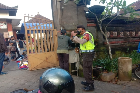 Antisipasi Varian Covid Baru, Polsek Blahbatuh Giatkan Yustisi Prokes