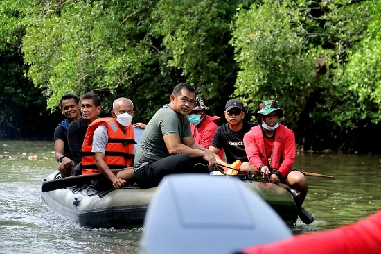 Danrem Dampingi Pangdam Tinjau Hutan Mangrove sebagai Destinasi Kepala Negara