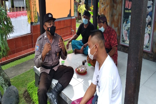 Sambang DDS di Bona, Bhabin Himbau Warga Taati Prokes