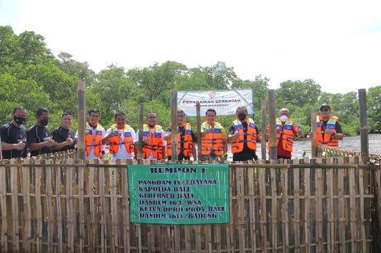 Dukung Sukseskan G20, Gerakan Jaga Alam Kodam IX/Udayana Tanam Ribuan Mangrove