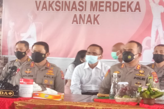 Kapolda Bali Zoom Meeting dengan Kapolri Pelaksanaan Vaksinasi Merdeka Serentak Usia 6 Sampai 11 Tahun