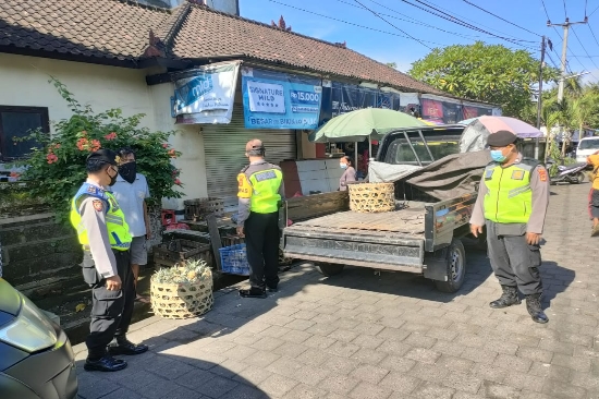 Patroli Dialogis, Polsek Ubud Sampaikan Imbauan Prokes