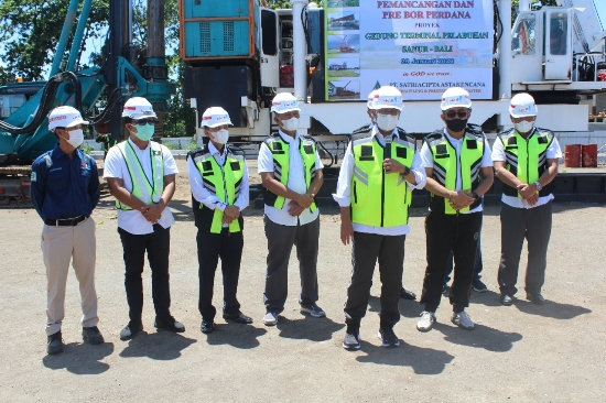 Jaya Negara Dampingi Menhub Saat Pemancangan dan Pre Bor Perdana Proyek Gedung Terminal Pelabuhan