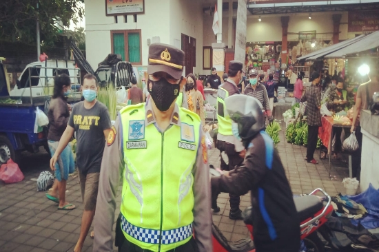 Antisipasi Lonjakan Covid, Polsek Blahbatuh Masifkan Imbauan Prokes