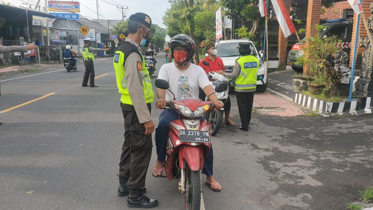 Antisipasi Gelombang Ke-3 Covid, Polsek Blahbatuh Gelar KRYD Imbau Prokes