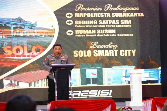 Resmikan Sarpras Kepolisian dan Solo Smart City, Kapolri: Pelayanan Publik Mudah dan tak Berbelit-Belit