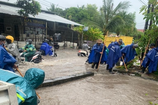 Pasca Hujan, PUPR Denpasar Respon Cepat Atensi Genangan di Beberapa Titik