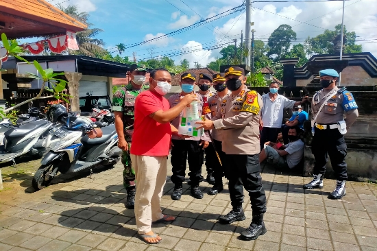 Kapolres Gianyar Pantau Gerai Vaksin Presisi di Bedulu Blahbatuh