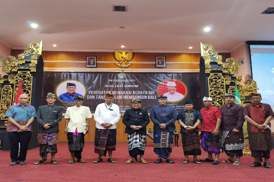 Beri Kuliah Umum di Dwijendra University, Stafsus Presiden RI Ari Dwipayana: Air dan Tanah Sumber Kehidupan harus Dilestarikan