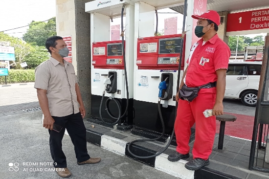 Pastikan Ketersediaan BBM, Polsek Blahbatuh Rutinkan Pemantauan di SPBU