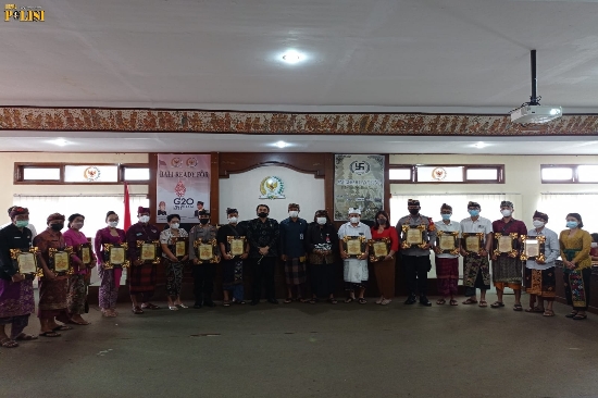 Polsek Ubud Terima Anugrah Dana Punia Tahun 2021