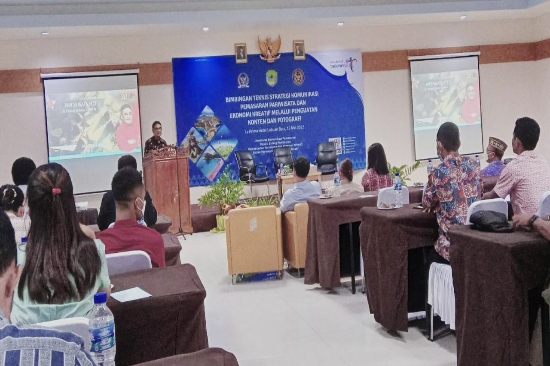 Dr. Andreas Hugo Pareira Buka Bimtek Strategi Komunikasi Pemasaran Parekraf di Labuan Bajo