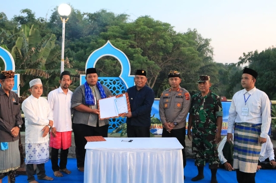 Bupati Tamba bersama Kapolres Jembrana Hadiri Halal Bihalal Diatas Jembatan Syarif Tua