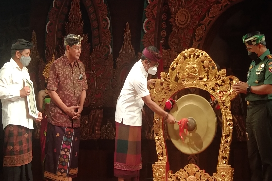 Dibuka Wali Kota Denpasar, Dwijendra University Gelar Festival Aksara Bali