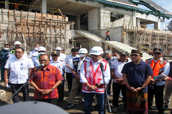 Wali Kota Jaya Negara Dampingi Menhub Budi Karya Sumadi Tinjau Progres Pelabuhan Sanur