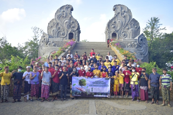 Sambut Hari Lingkungan Sedunia, PD KMHDI Bali Gelar Geberpasti dan Penanaman Pohon