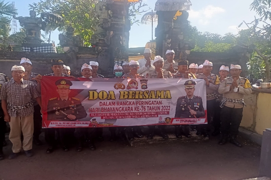 Sambut HUT Bhayangkara, Polsek Abiansemal Gelar Doa Bersama