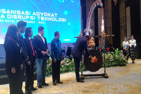 Gubernur Koster Hadiri Rakernas Peradi ke III Tahun 2022, Ketua Peradi SAI: Perlindungan Data Pribadi Diperlukan UU Khusus