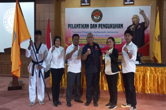 Ketum Taekwondo Bali Lantik dan Kukuhkan Pengurus di 5 Kabupaten